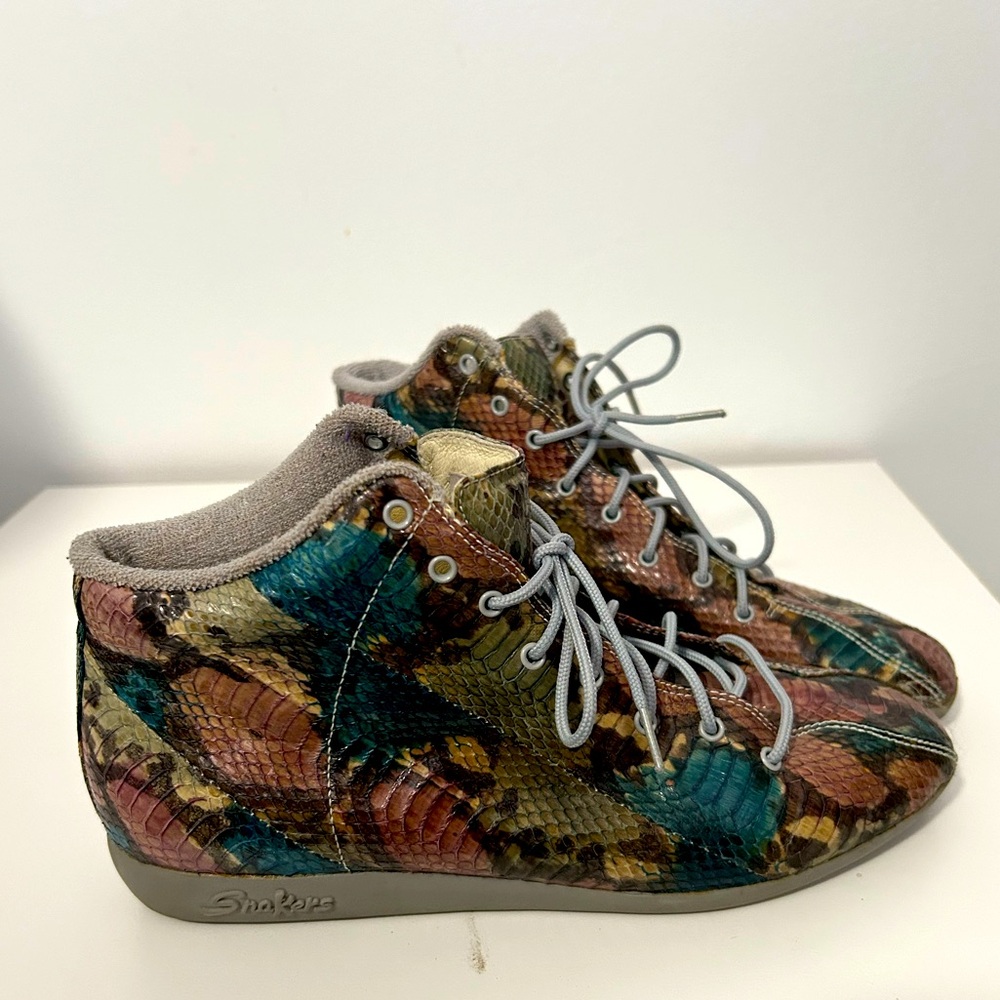 SNAKERS high top vintage Ladies Size 6.5 100% Genuine Snake Skin Shoes/Sneakers